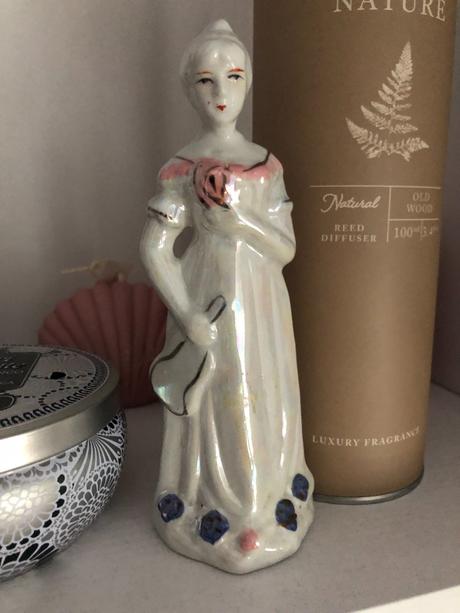 Porcelánová ozdoba, 