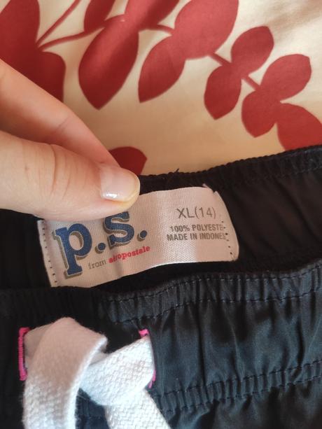 Čierno ružové kraťasy, 158