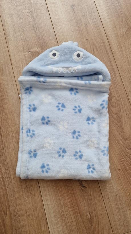 Deka rozmery 93x72 cm., 