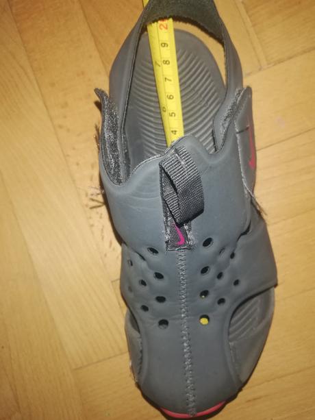 Topanky k vode, nike,32