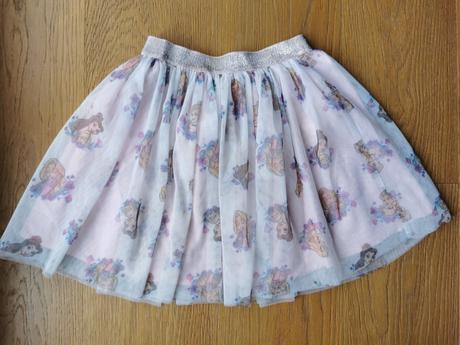 Dievčenská sukňa, 122