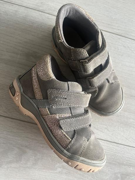 Prechodne vyššie topanky, 29