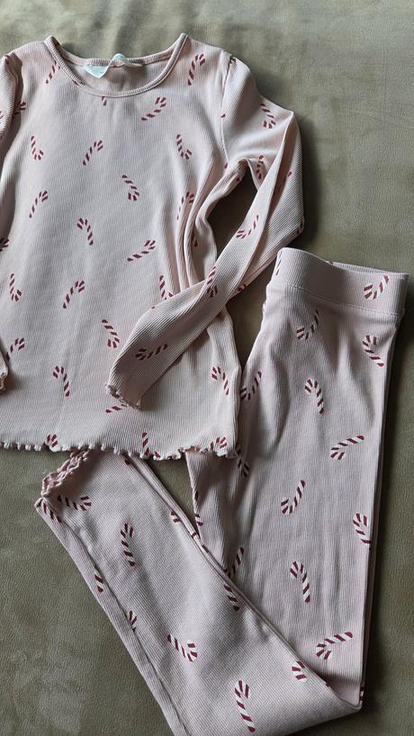 Bavlnené vianočné pyžamko h&m veľ.122 top stav, h&m,122