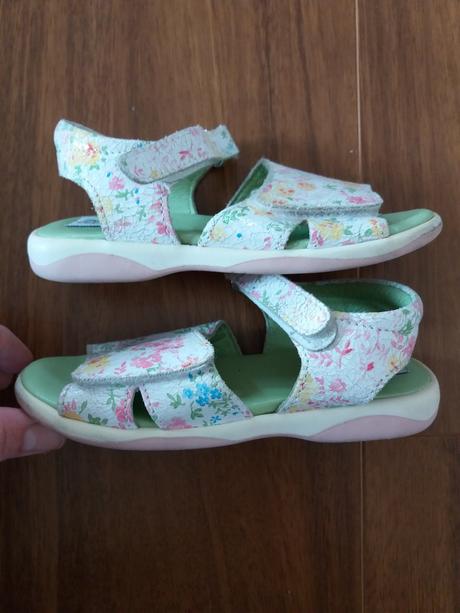 Dievcenske letne sandalky , 25
