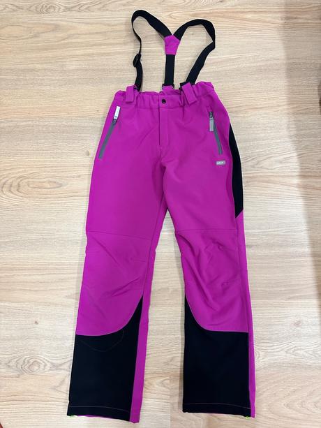 Krásne softshellové nohavice, 152