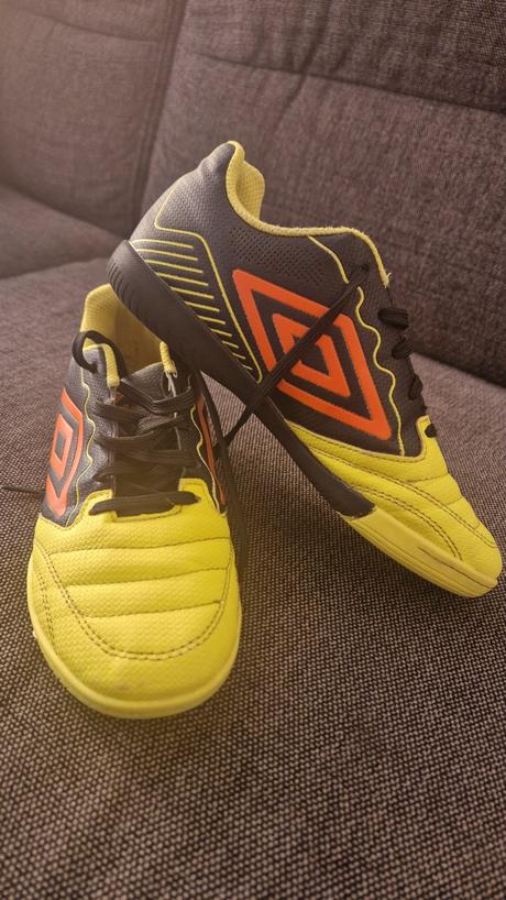 Halové tenisky zn.  umbro, umbro,35