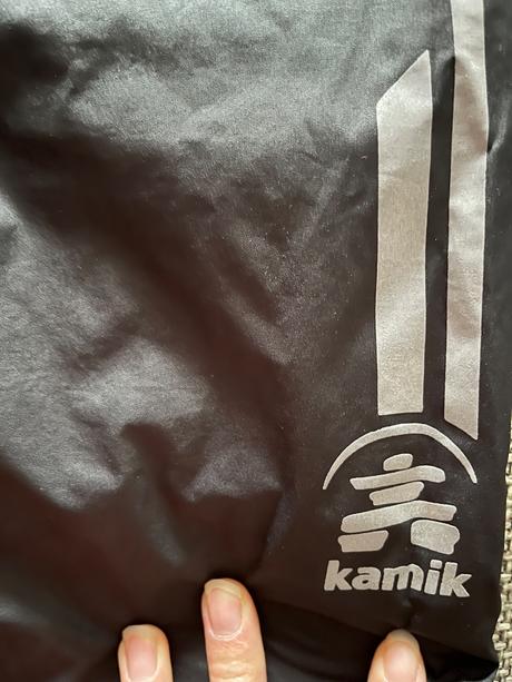 Šušťákové nohavice, 122