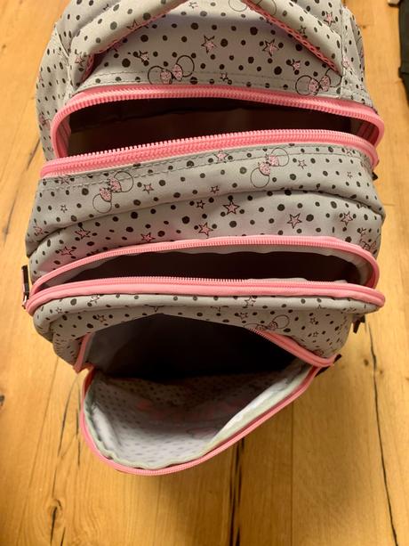 Školský vak na kolieskach,