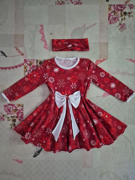 Krásbé handmade točivé šaty, 98