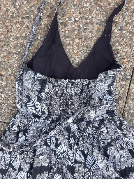 Zlava. šaty here there velk. 152., 152