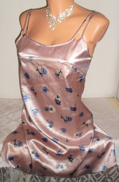 Kvietkovana kosielka, s