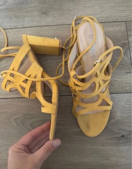 Žlte sandalky, 39