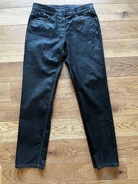 Koženkové nohavice s jemným vzorom, 36