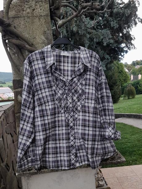 Kocková  košeľa  s volánikmi, c&a,54