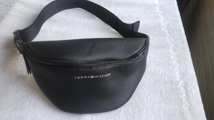 Ľadvinka, tommy hilfiger