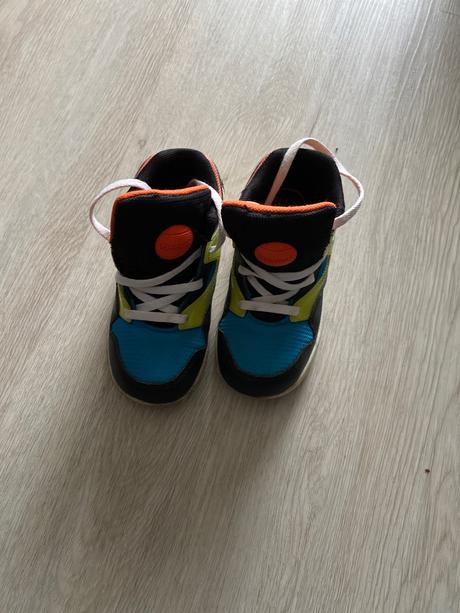 Pískacie botasky, reebok,25