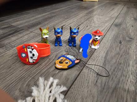 Labková patrola figúrky z jogurtov,