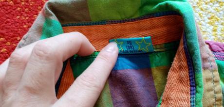 Farebná košeľa, 98