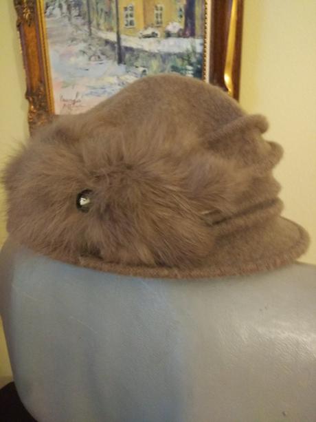 Vlnená čiapka - klobúčik, 