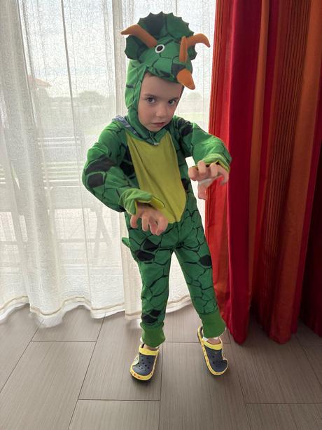 Detsky kostym dinosaurus vel 92-104,