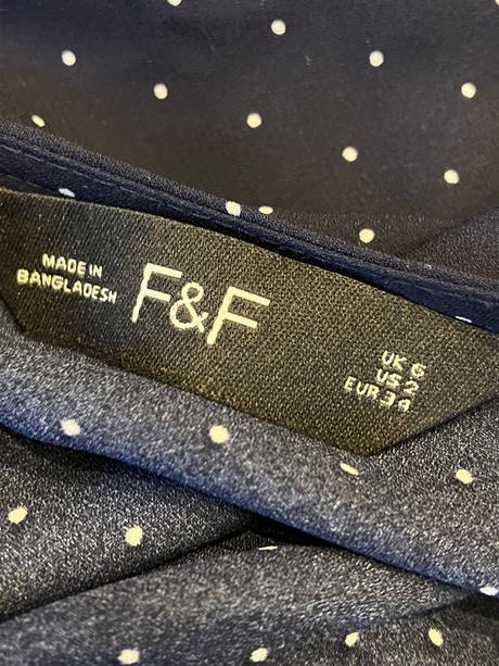 Dámska bodkovaná blúzka s volánom f&f (34), f&f,xs