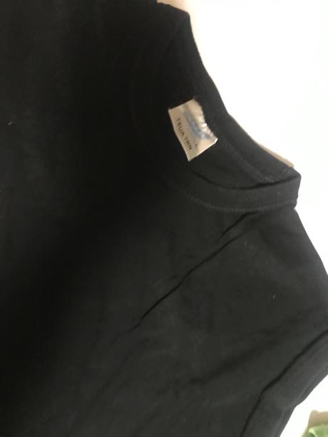 2 tričká na donosenie, l