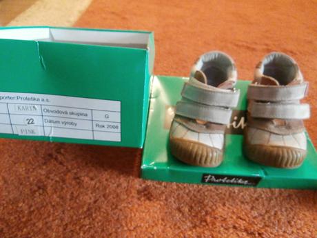 Topánky č.22,poltopánky so zapínaním na suchý zips, protetika,22