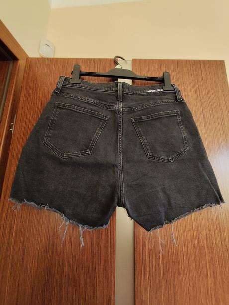 Čierne mom šortky calvin klein veľ.w30, calvin klein,m