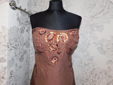 Velmi pekne hodvabne saty, 44