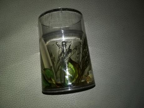 Zaujímavý pohár s dvojitym dnom,