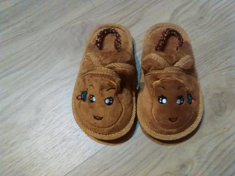 Papučky, <17