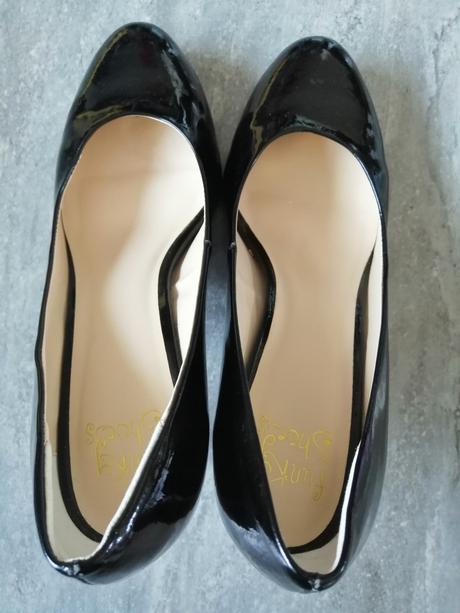 Čierne lakovky, v39, vd25cm, pohodlné, 39