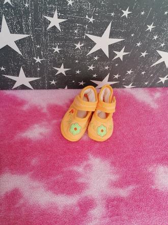 Oranžové capačky. papucky, 17