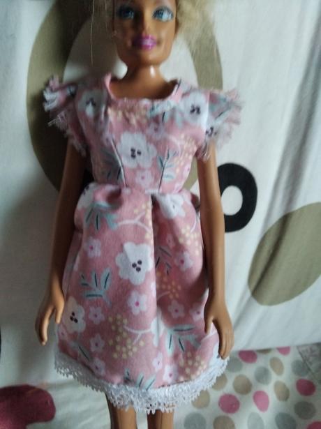 Šaty babiku barbie,