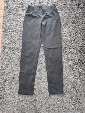 Čierne nohavice, 42