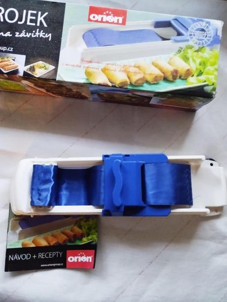 Strojcek na vyrobu zavitkou,