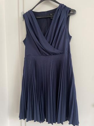 Slávnostné plisované šaty, 44