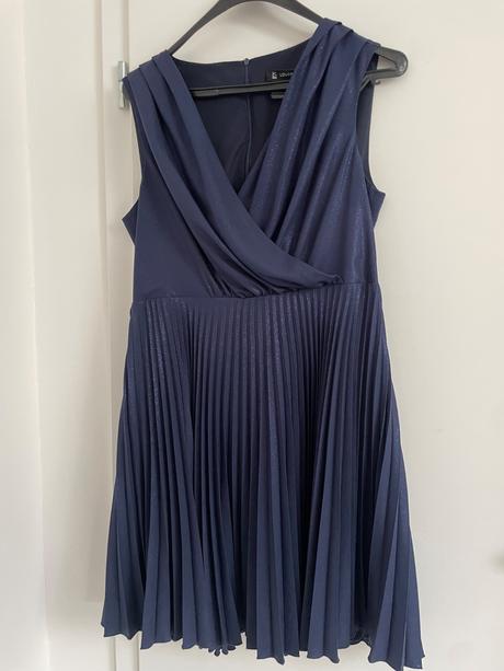 Slávnostné plisované šaty, 44