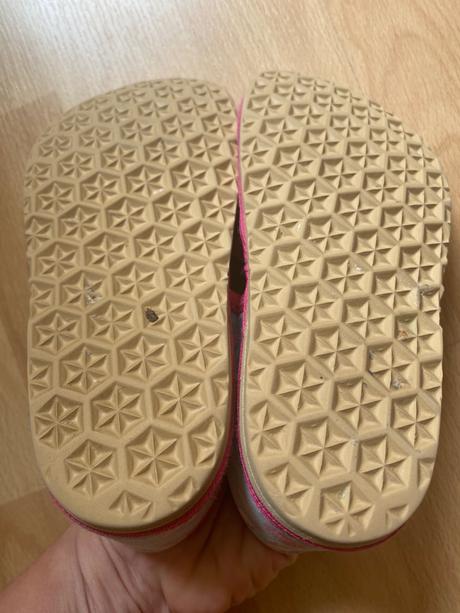 Darujem za postovne - papuce rak -26, rak,26