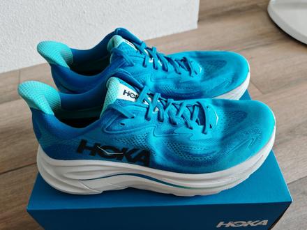 Bežecké tenisky hoka, 45