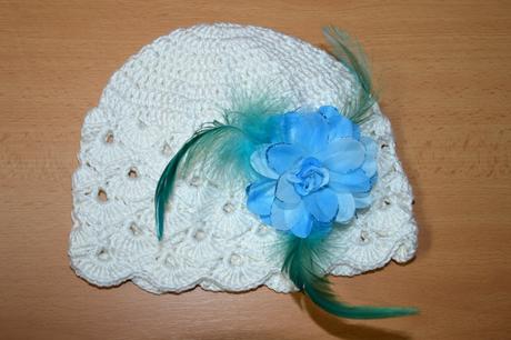 Háčkovaná čiapočka s kvetom, <50 - 158