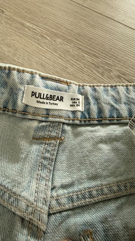 Kapcase 34, pull&bear,xs