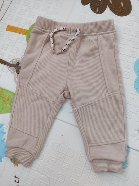 Béžové frajerske teplaky, dopodopo,74