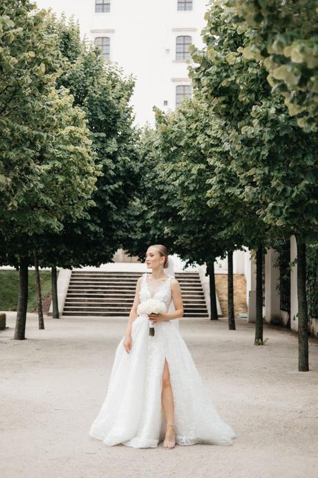 Predám svadobné šaty veľkosť s, s