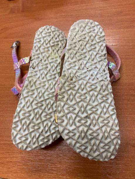 Sandale, reserved,28