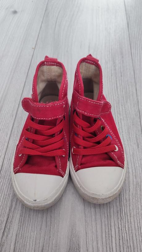 Topánky červené, 25