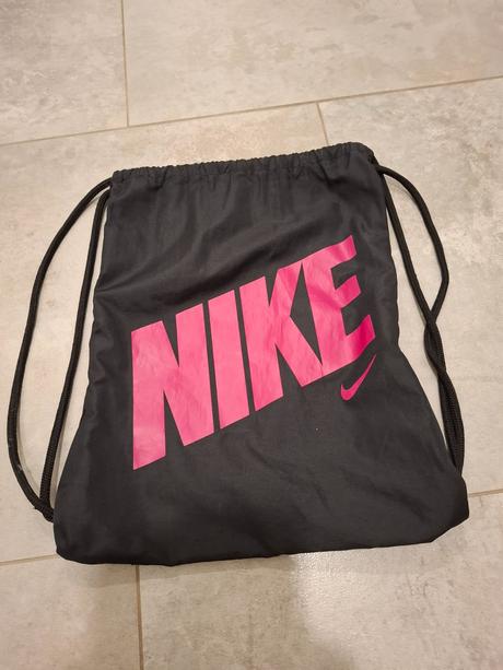 Vrecko nike, nike