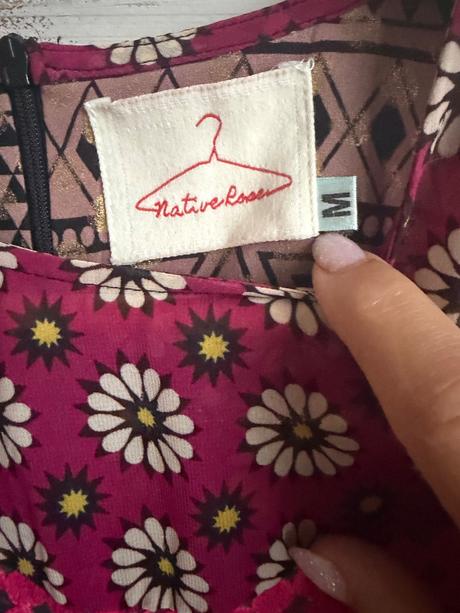 Zaujímavé šaty, s