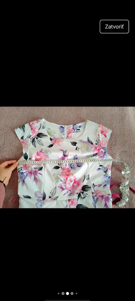 Kratšie spoločenské šaty, 46