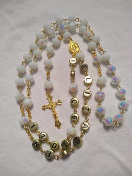 Ruženec s menom a dátumom e137, 